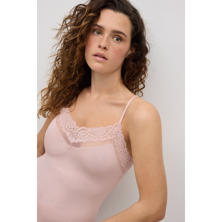 Camiseta de tirantes detalles de encaje Ysabel Mora - YSM-10727