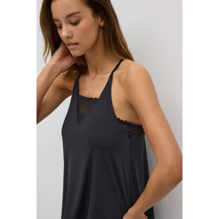 Camisón fluido con detalles de encaje Ysabel Mora - YSM-10737