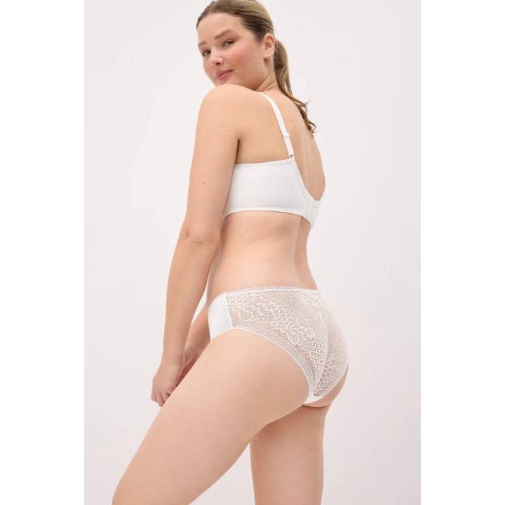 Ysabel Mora 10833 – Cueca Midi Branca com Renda