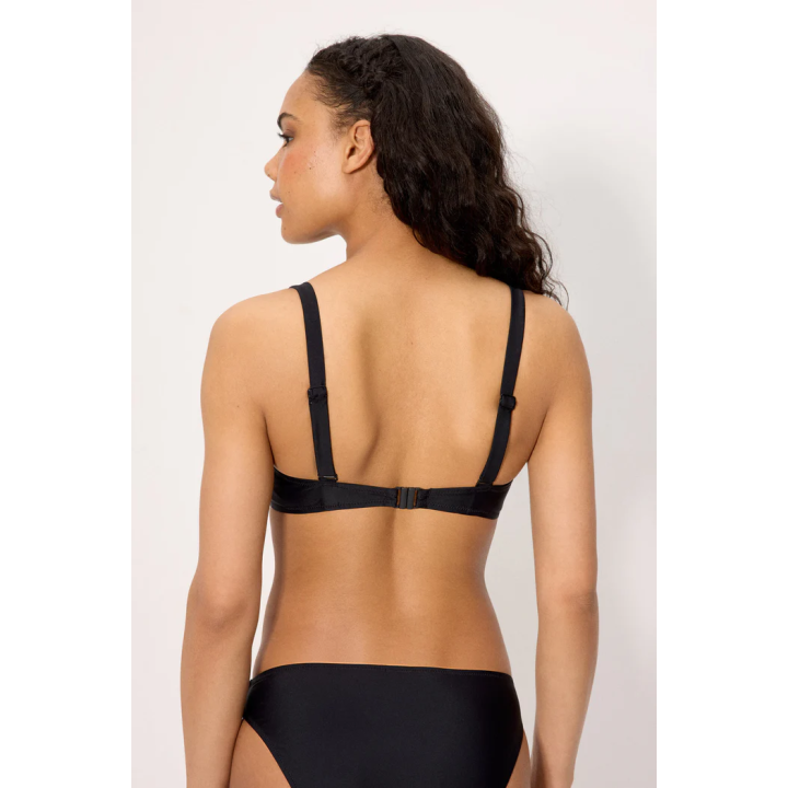 Top de bikini de praia com aro preto copa C Ysabel Mora 83306