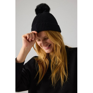 Gorro com detalhe de pompom Ysabel Mora - YSM-70653