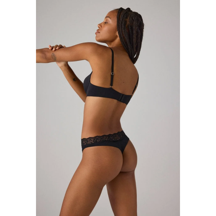 Tanga de algodão natural com detalhe de renda floral Ysabel Mora - YSM-19032